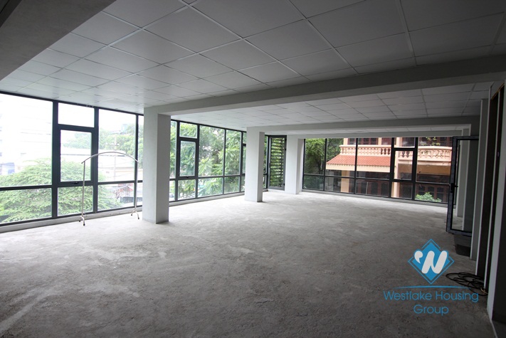100sqm office for rent in Hoang Quoc Viet